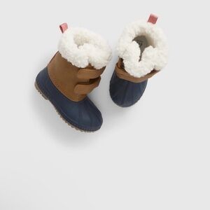 New with tags gap boots